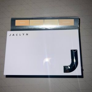 jaclyn cosmetics BRIGHTENING & SETTING PALETTE